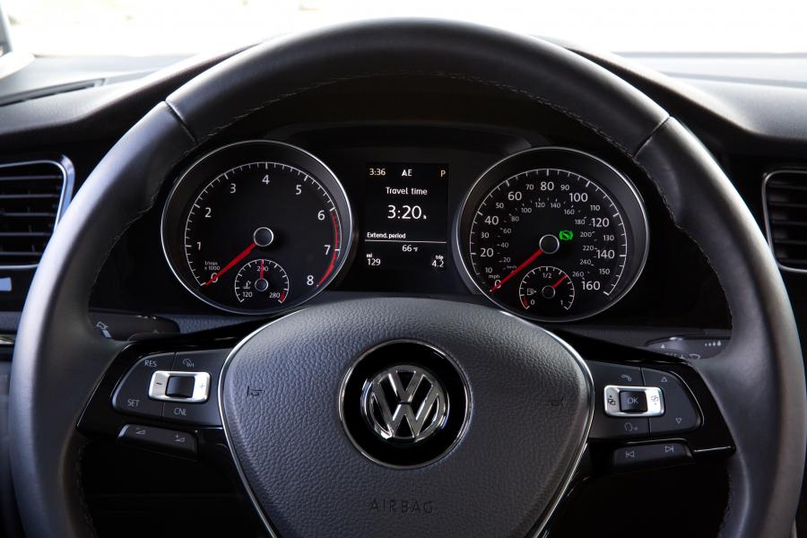  Volkswagen Golf SportWagen 2015 года  (US) (фото 19 из 25)